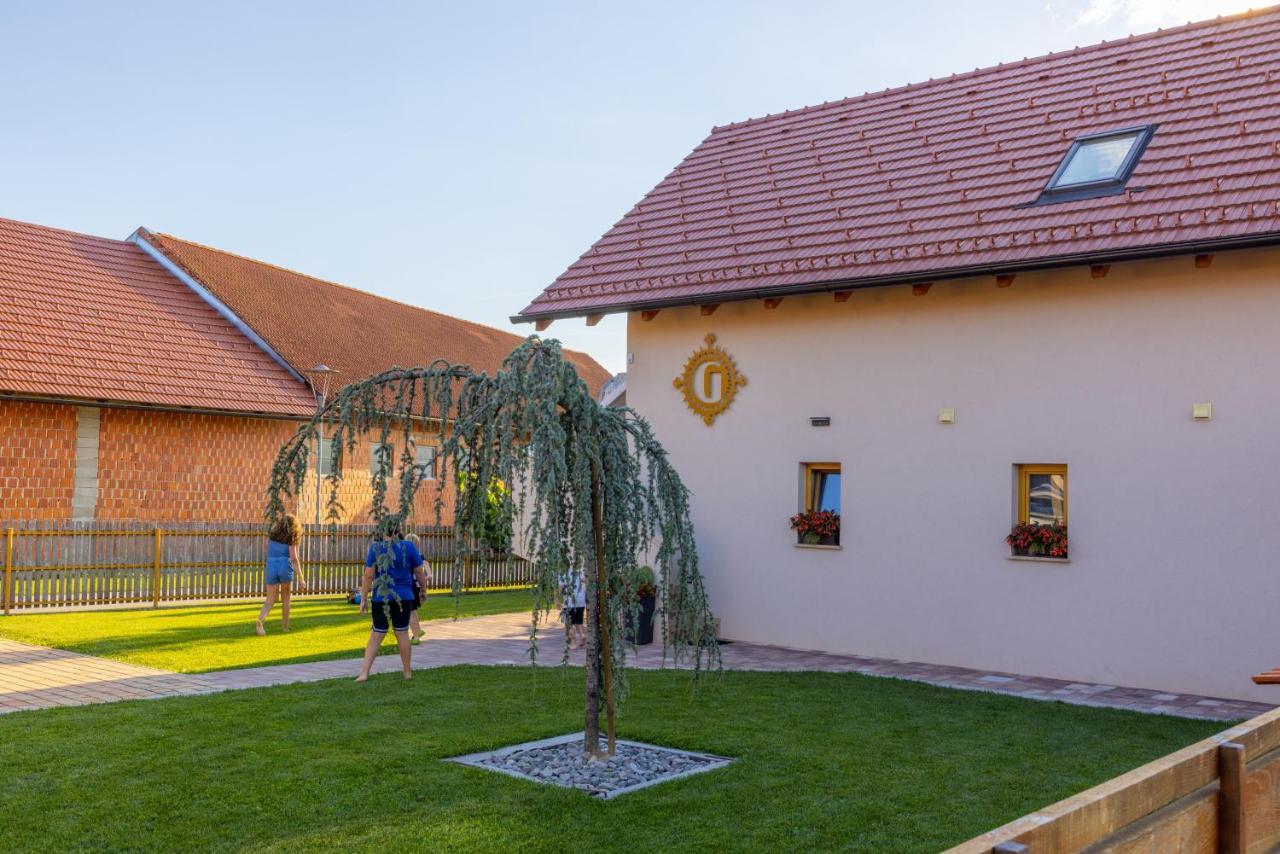 Apartments Galunder Veržej Eksteriør billede